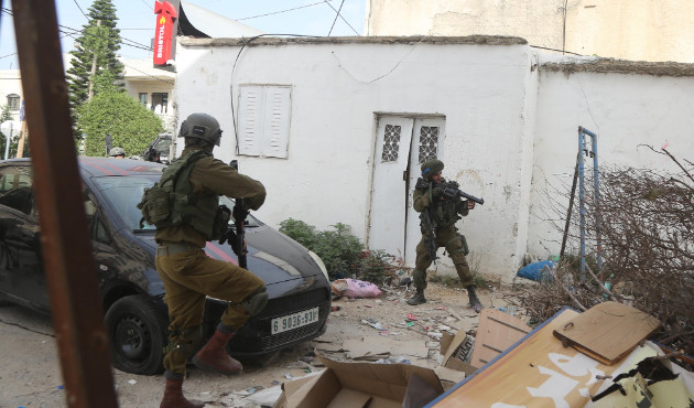 İsrail askerleri Filistin mülteci kampını bastı!