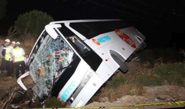 Aydın'da yolcu otobüsü devrildi!