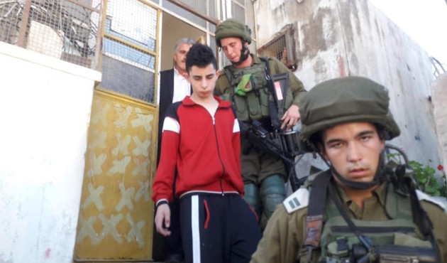 İsrail askerlerinden 12 yaşındaki çocuğa gözaltı!