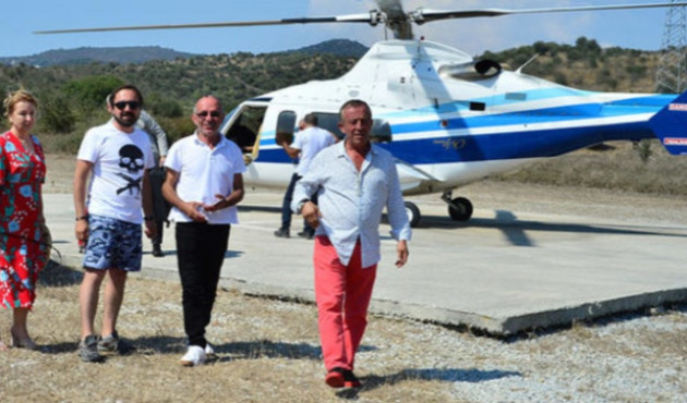 Ali Ağaoğlu helikopterle el öpmeye gitti!