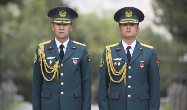 Erdoğan'dan Kırgız teğmenlere büyük jest!
