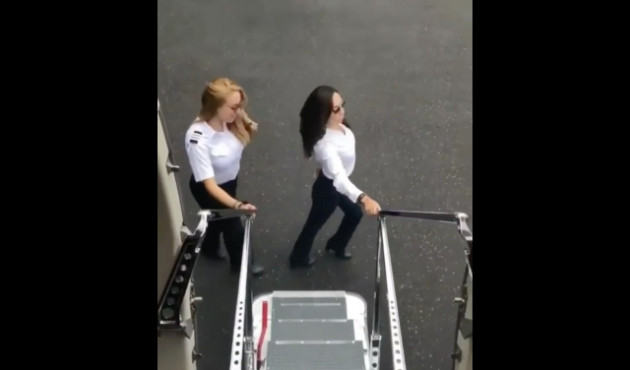 Kadın pilotların uçakla 'Kiki Challenge' dansı!