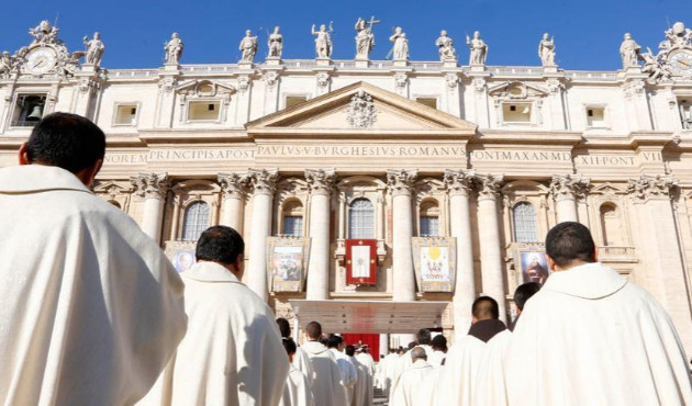 Vatikan'da 'çocuklara cinsel istismar' gündemde!