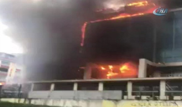 İstanbul'da huzurevinde korkutan yangın! / VİDEO