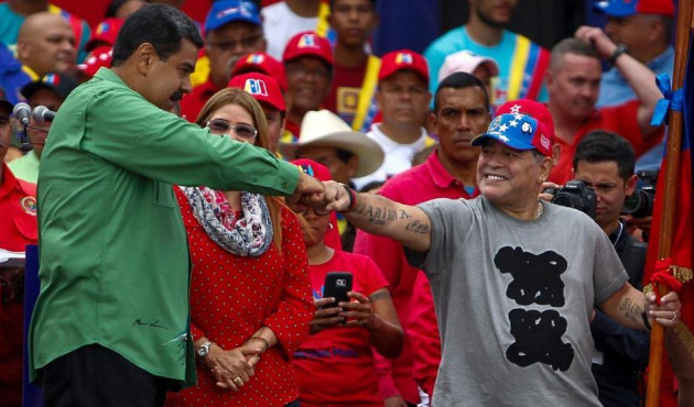 Maradona'dan darbeye direnen Maduro'ya tam destek