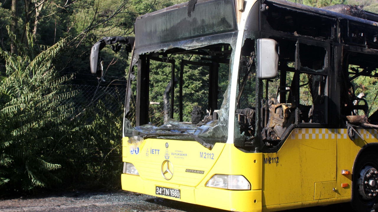 Beykoz'da İETT otobüsü alev aldı!