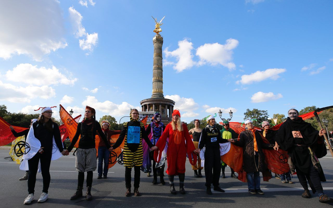 İklim protestocuları Berlin'i birbirine kattı! - Sayfa 4