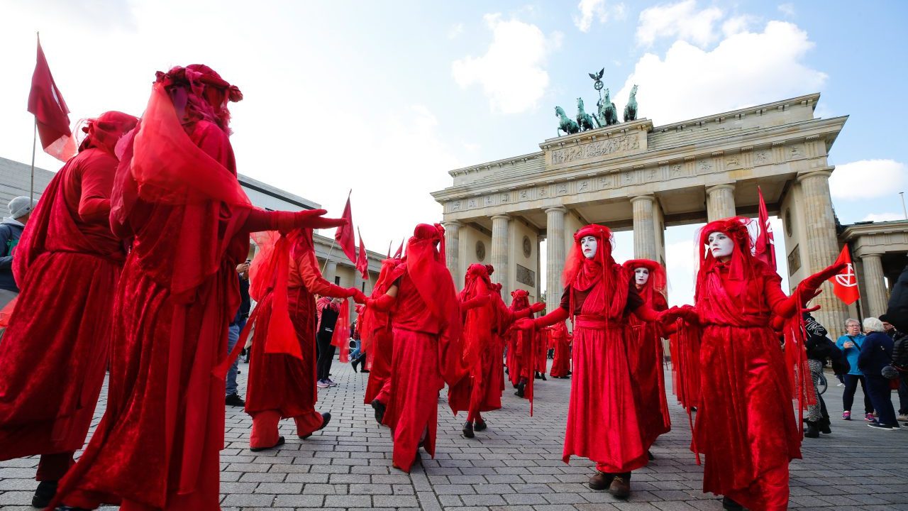 İklim protestocuları Berlin'i birbirine kattı!