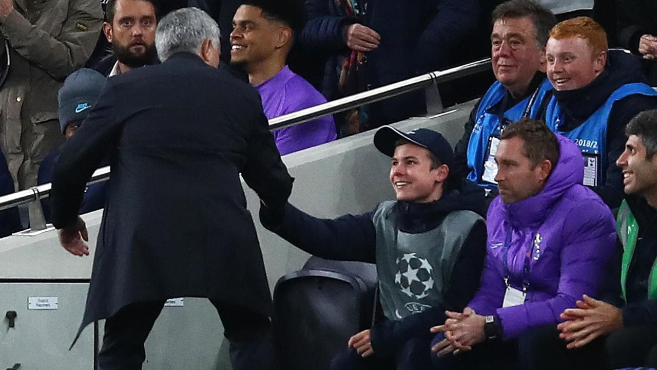 Jose Mourinho'dan top toplayıcı çocuğa övgü!