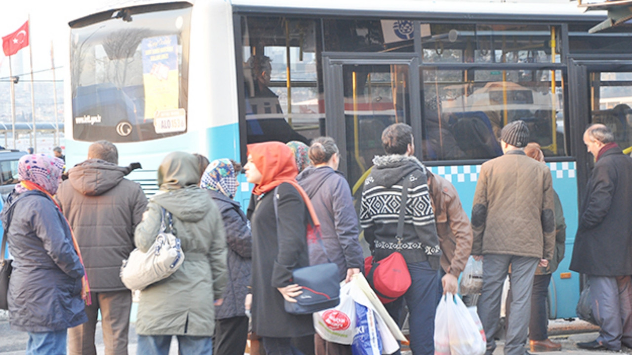 İBB, otobüs şoförlerinin vatandaşı şikayetlerini dinledi!