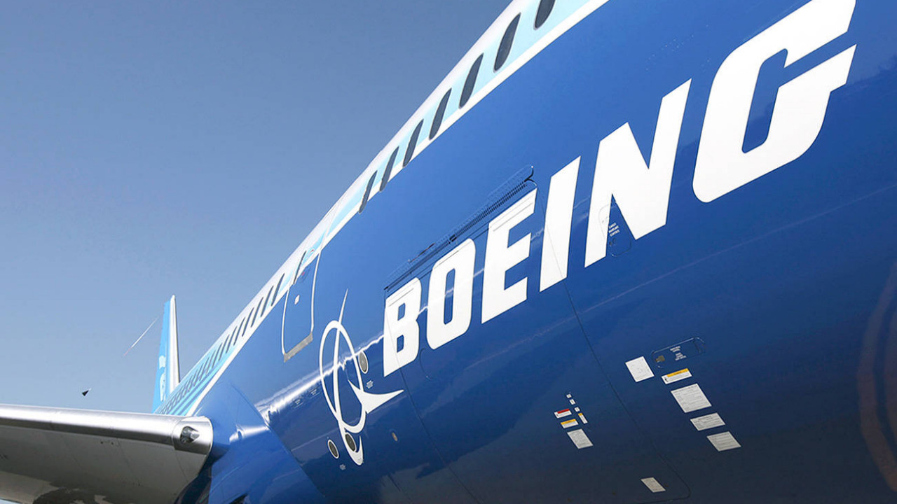 Boeing CEO'su koltuğunu bıraktı!