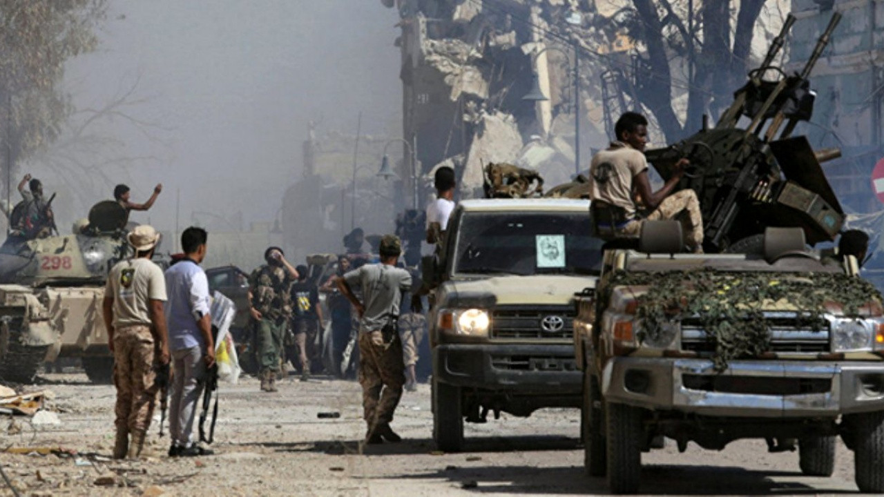 Libya hükümeti Sirte'den çekildiklerini duyurdu!
