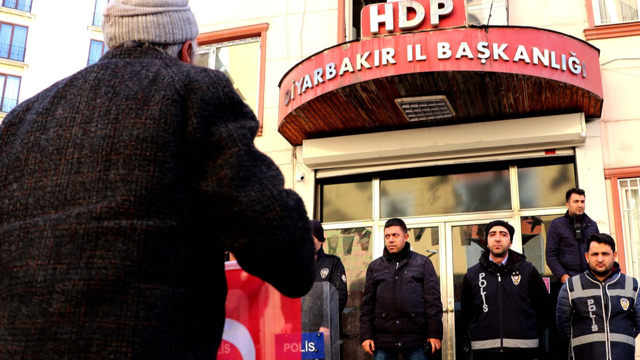 Çocuğu kaçırılan babadan HDP'ye Türk bayraklı tepki!