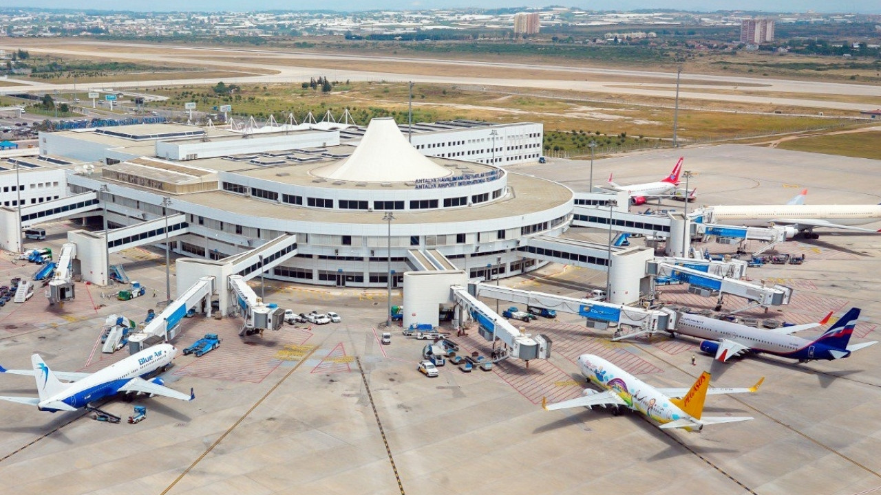31 Ocak'ta yapılması planlanan Antalya Havalimanı ihalesi ertelendi