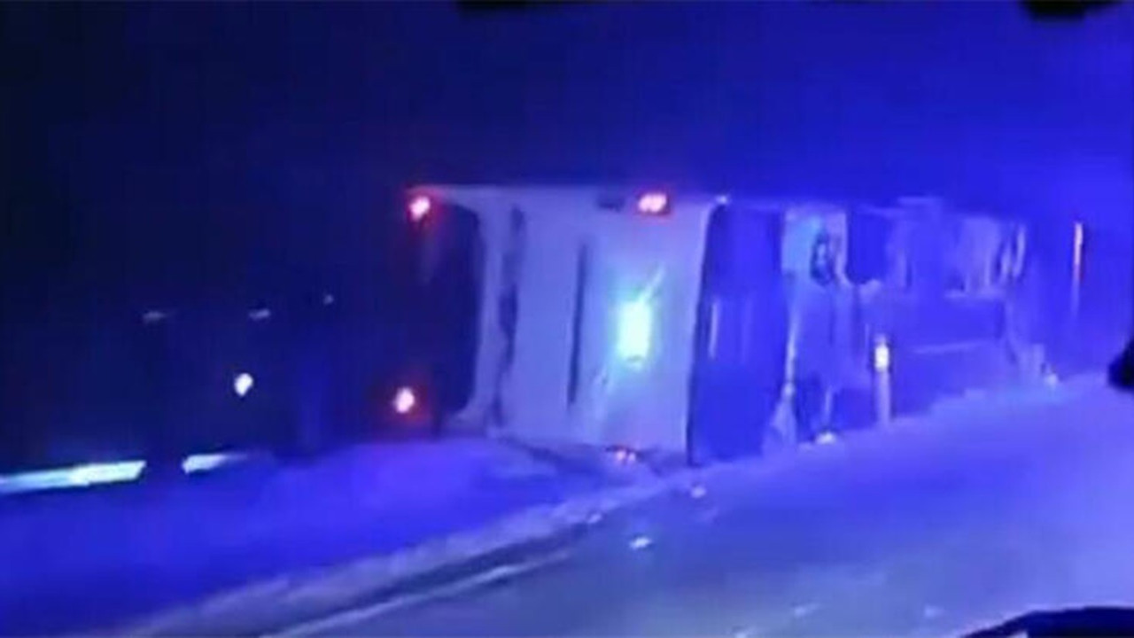 Nevşehir'de yolcu otobüsü yan yattı