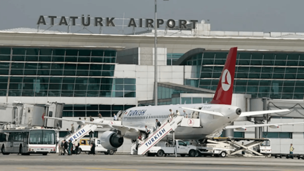Atatürk Havalimanı'nda isim değişikliği! Cumhurbaşkanı Erdoğan imzaladı