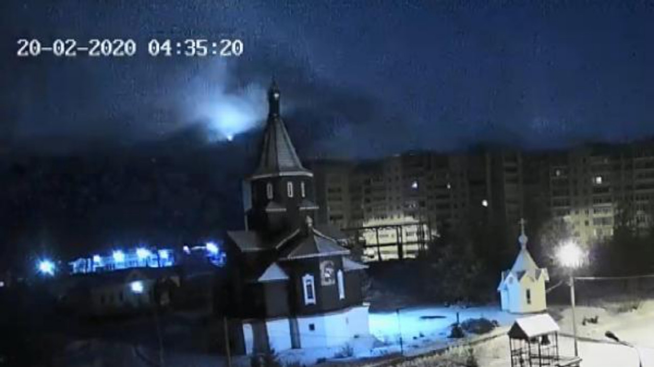 Rusya'da meteorun düşme anı kamerada