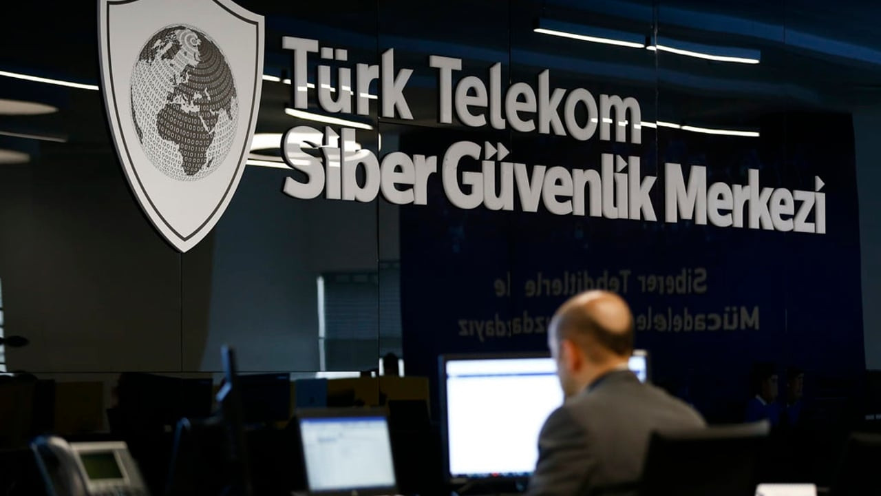 Türk Telekom, Türkiye'nin verisini korumaya çalışıyor...