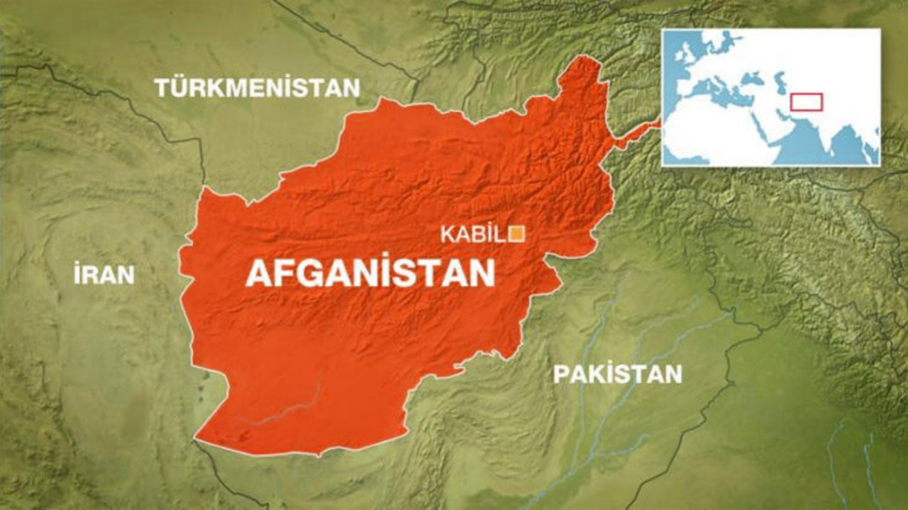 Afganistan'da siyasilerin olduğu etkinliğe bombalı saldırı