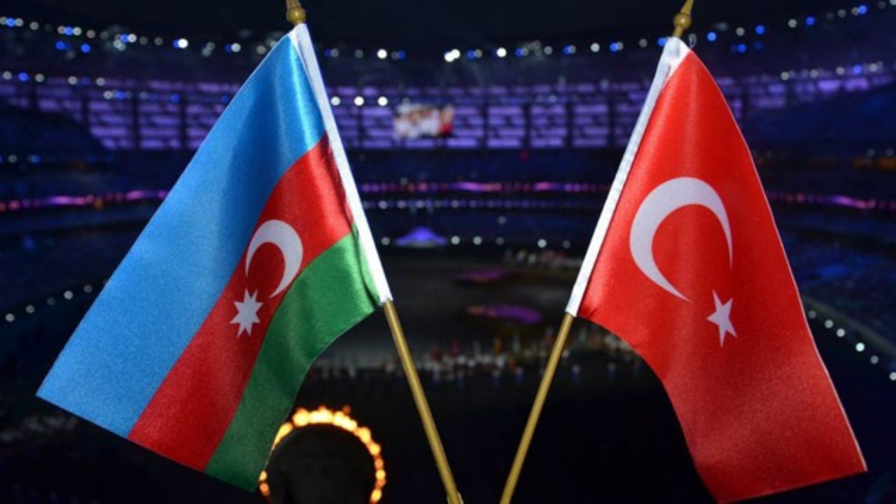Türkiye-Azerbaycan arasında ulaşım karşılıklı olarak durduruldu