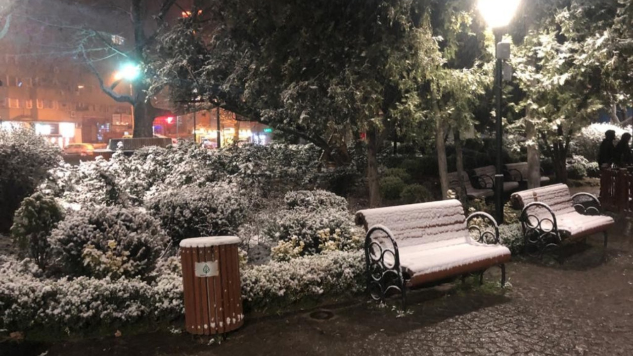 Başkent'te mart sonunda kar sürprizi