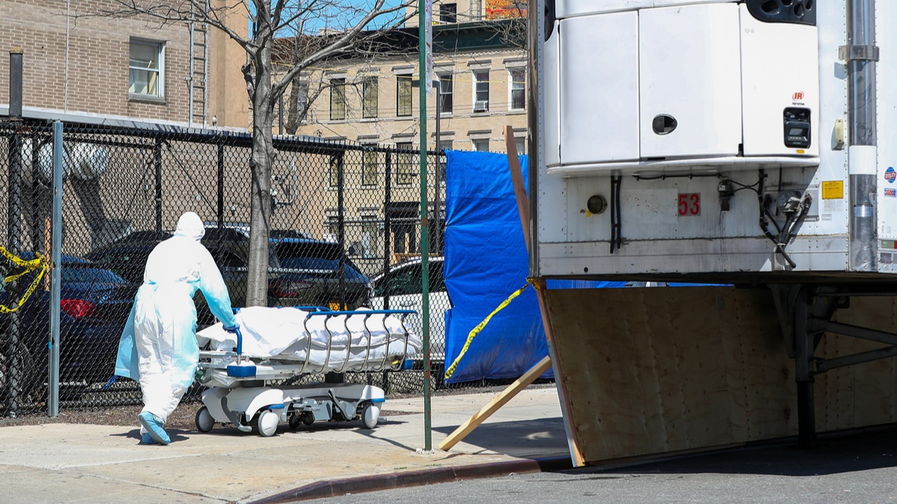 New York'da cenazeler konteyner morglara kaldırılıyor!