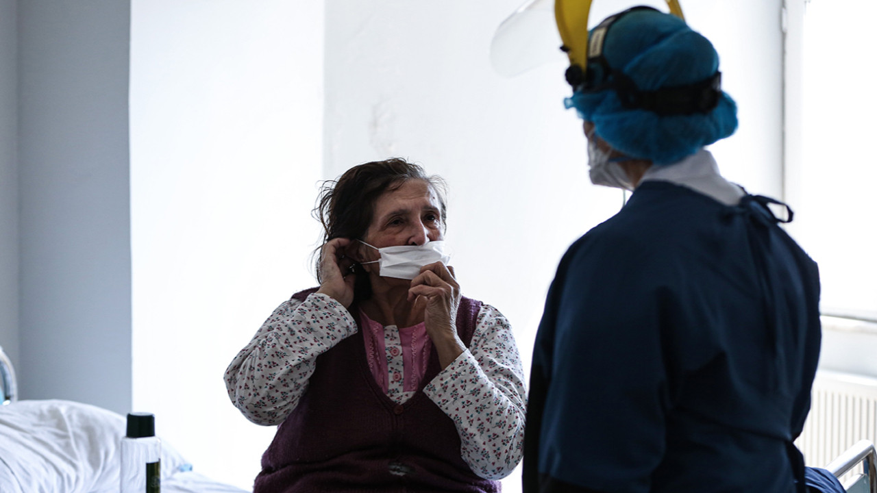 Son dakika... İstanbul Cerrahpaşa Tıp Fakültesi'nde koronavirüsü yenen hastalar görüntülendi