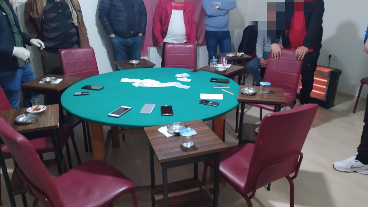 Yalova'da kumar oynarken yakalanan 11 kişiye 34 bin 650 TL ceza