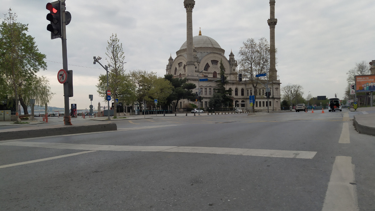 İstanbul'da 1 Mayıs sessizliği! Merkezi yerler boş kaldı...
