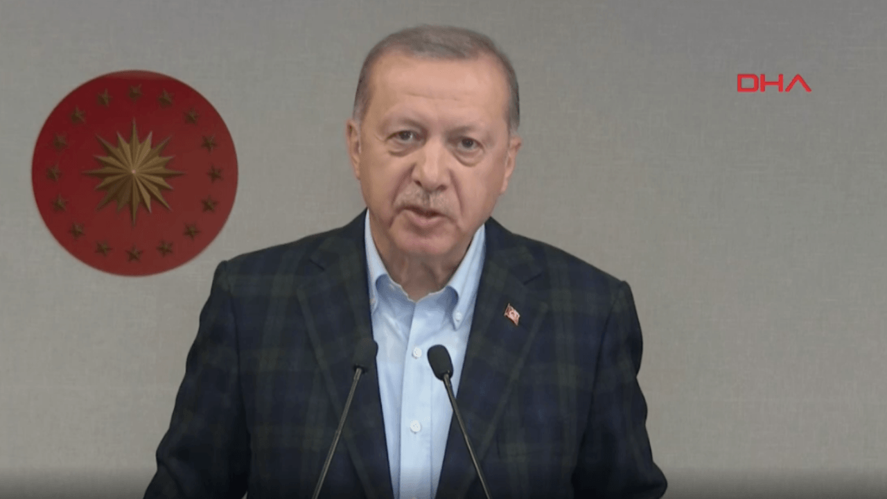 Cumhurbaşkanı Erdoğan: İstanbul mazeret değil hizmet bekler.