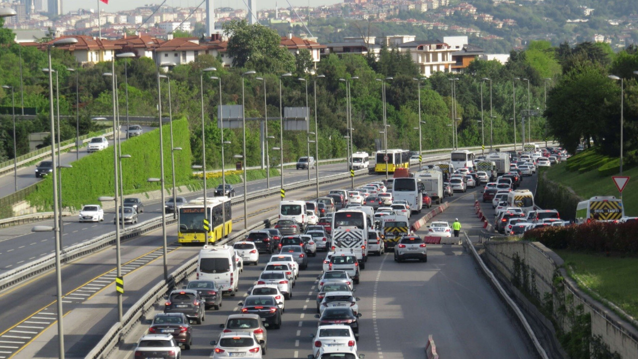 Trafik kilit! İstanbul eski günlerine döndü