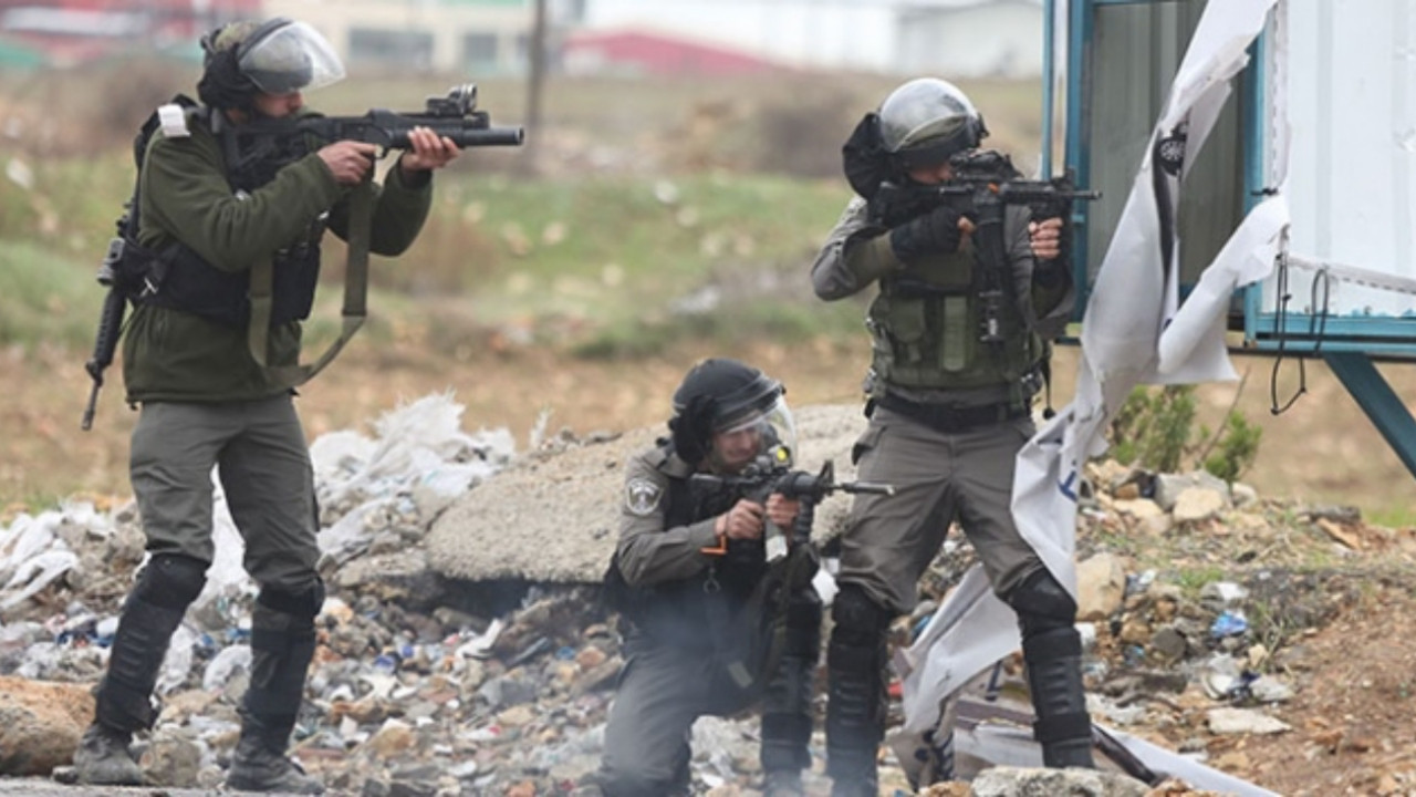 İsrail, 15 yaşındaki Filistinli çocuğu başından vurdu