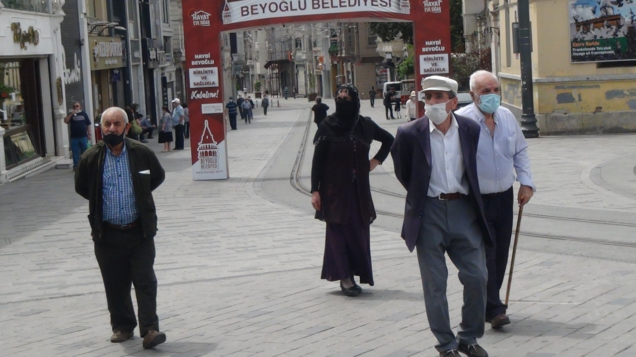 Gençlerin mekanı Taksim yaşlılara kaldı