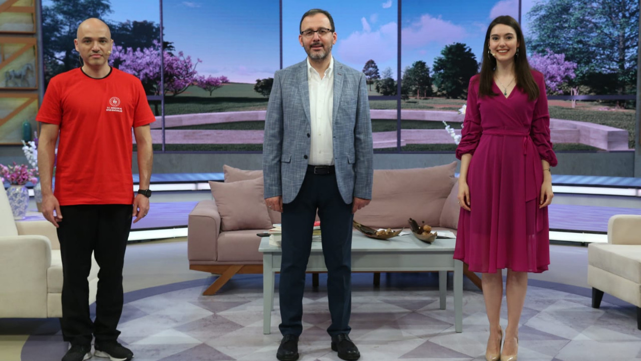 Bakan Kasapoğlu, TRT 1'in 'Zinde Kal' programında