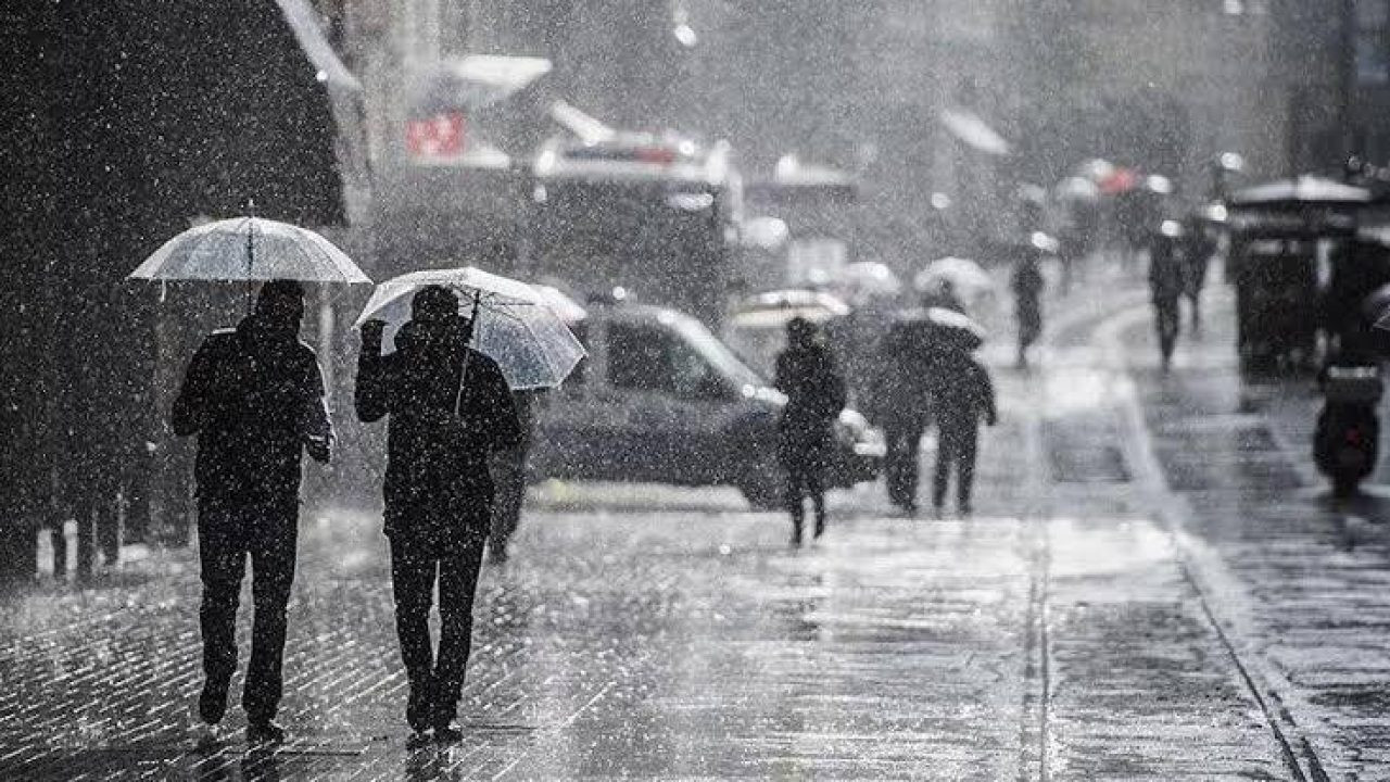 Meteoroloji'den İstanbul ile birlikte 3 ile sarı uyarı! Kuvvetli sağanak yağış bekleniyor...