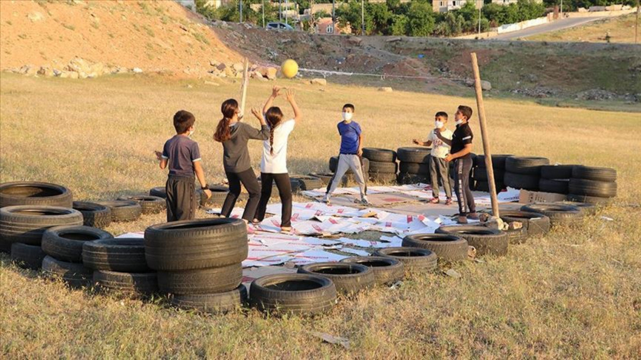 Bakan Kasapoğlu'ndan Siirtli çocuklara tesis müjdesi