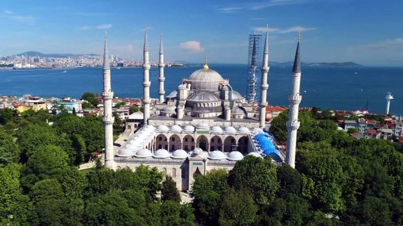 'Ayasofya'ya ilgi azalır' diyen Sultanahmet Camii'ne baksın