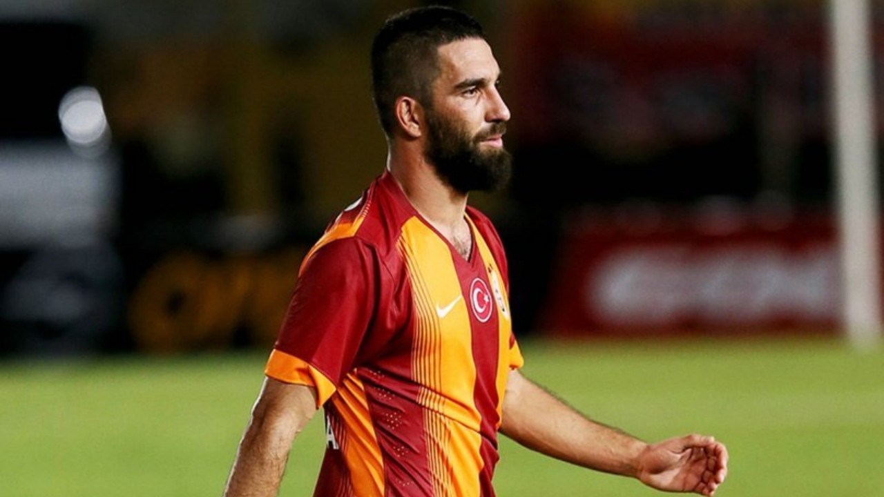 Arda Turan, Galatasaray ile 1+1 yıllık sözleşme imzaladı