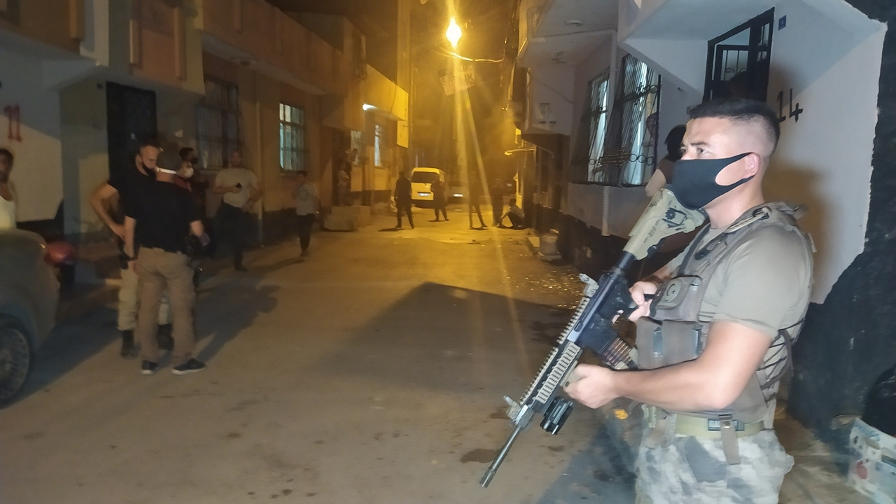 Adana'da eve bombalı saldırı