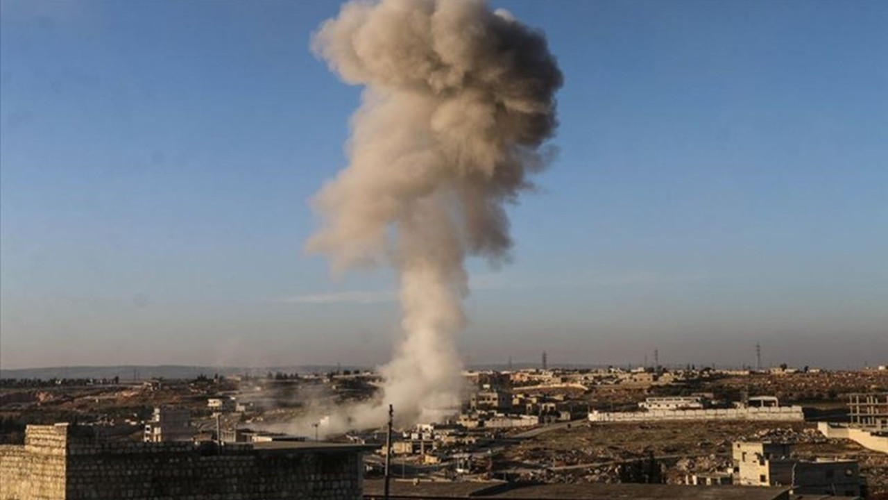 Rus savaş uçakları İdlib'e saldırdı