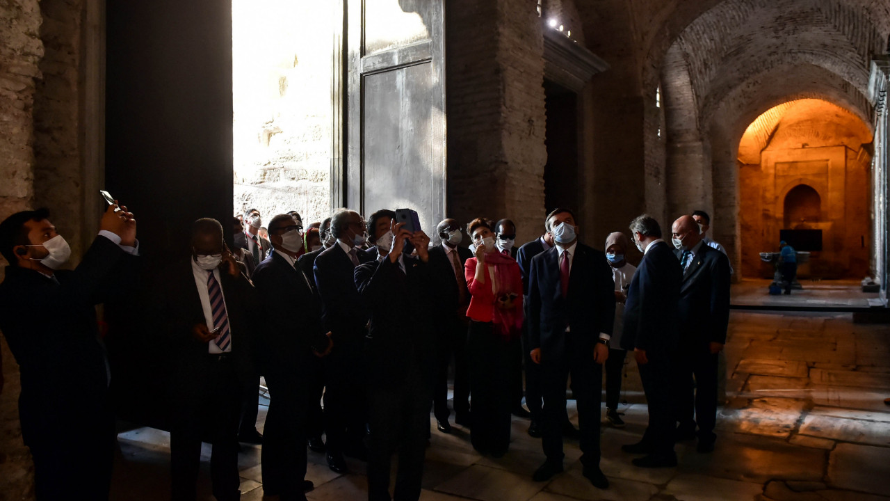 Büyükelçiler Ayasofya'yı ziyaret etti