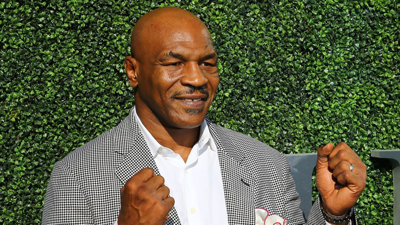 Mike Tyson'ın ringe dönüş maçı 2,5 ay ertelendi