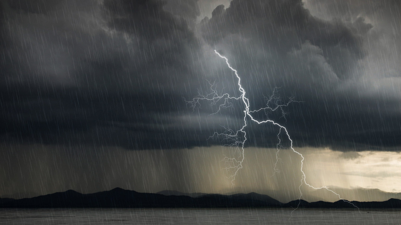 Doğu Anadolu ve Doğu Karadeniz'de kuvvetli yağış ve fırtınaya dikkat!