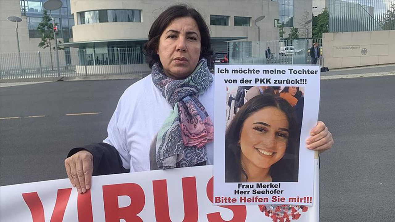 Kızı PKK tarafından kaçırılan anneden Başbakanlık önünde eylem