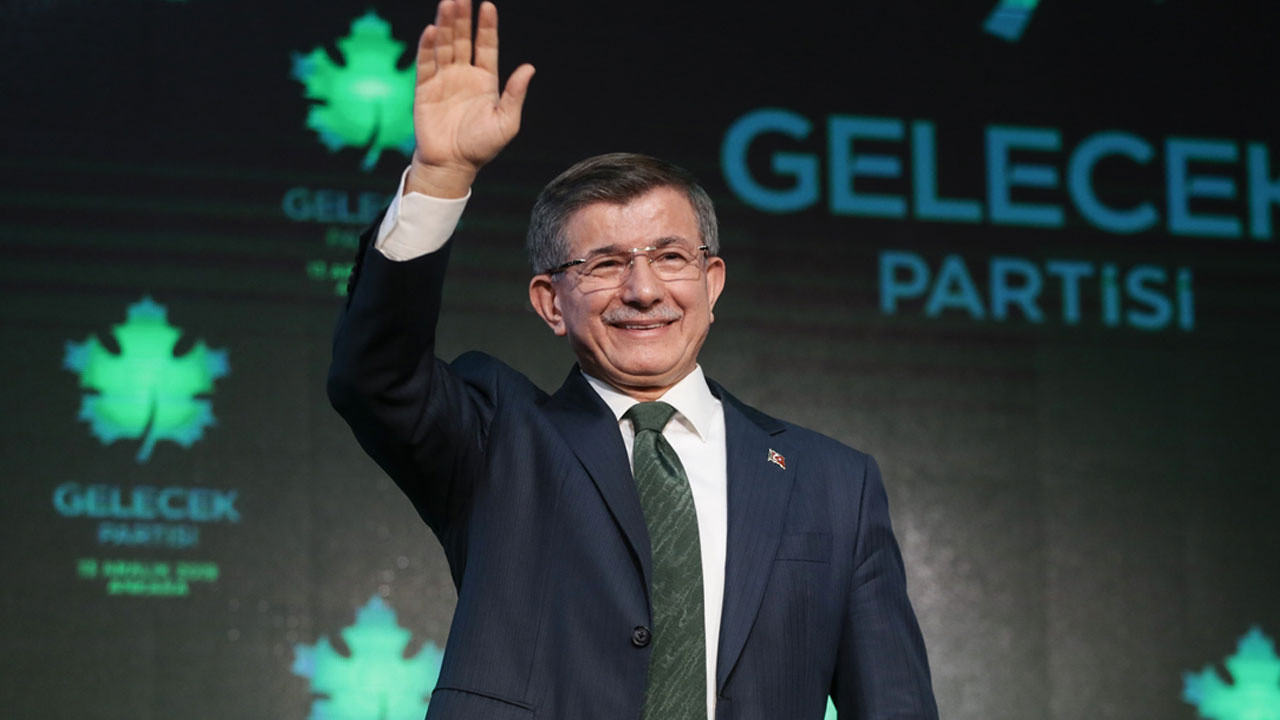 Ahmet Davutoğlu: Erdoğan sürprize hazır olmalı