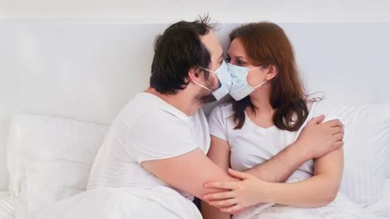 Kanadalı doktor: Cinsel ilişki sırasında maske takın