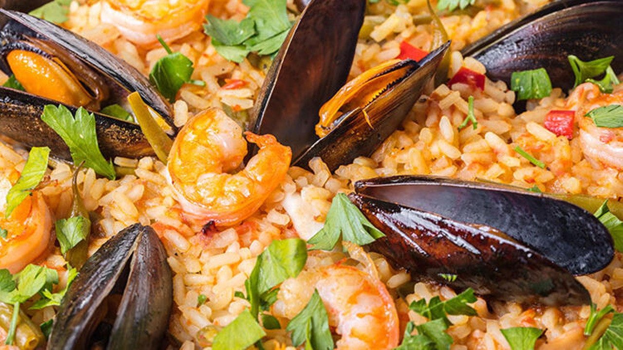 Masterchef Deniz mashülü Paella nasıl yapılır? Tarifi nedir? MasterChef İspanyol yemekleri gecesi!