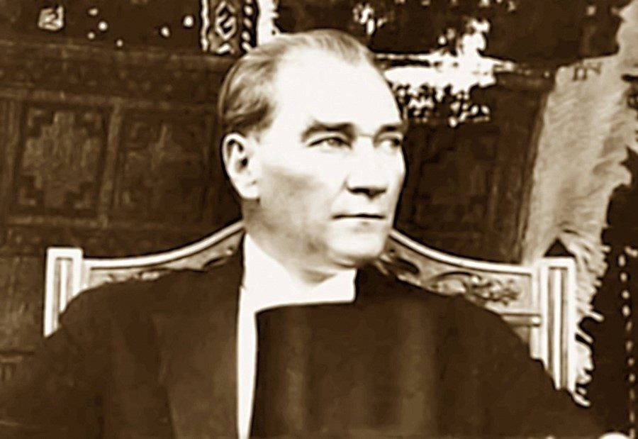 Atatürk'ün gözü neden şaşı? Atatürk'ün sol gözündeki sır ne? - Sayfa 1