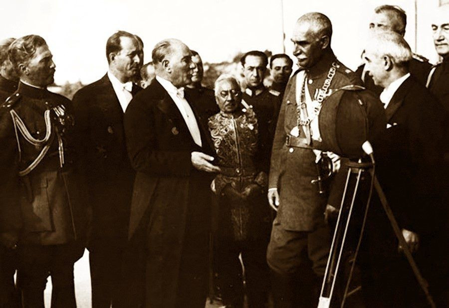 Atatürk'ün gözü neden şaşı? Atatürk'ün sol gözündeki sır ne? - Sayfa 4