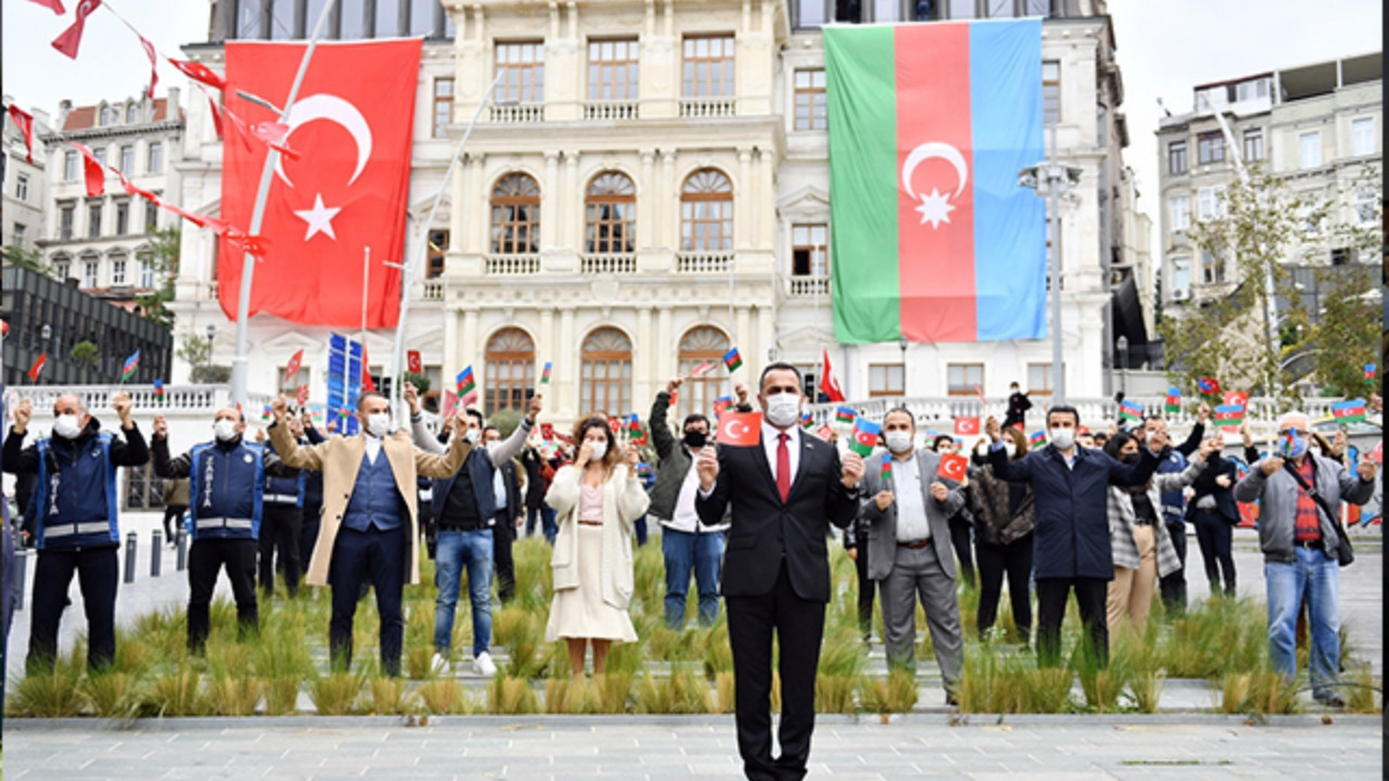 Azerbaycan'ın Karabağ zaferi Beyoğlu'nda büyük coşkuyla kutlandı